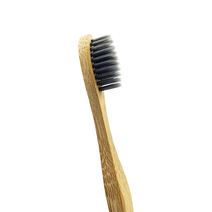 Bambukinis dantų šepetėlis su anglies šereliais 